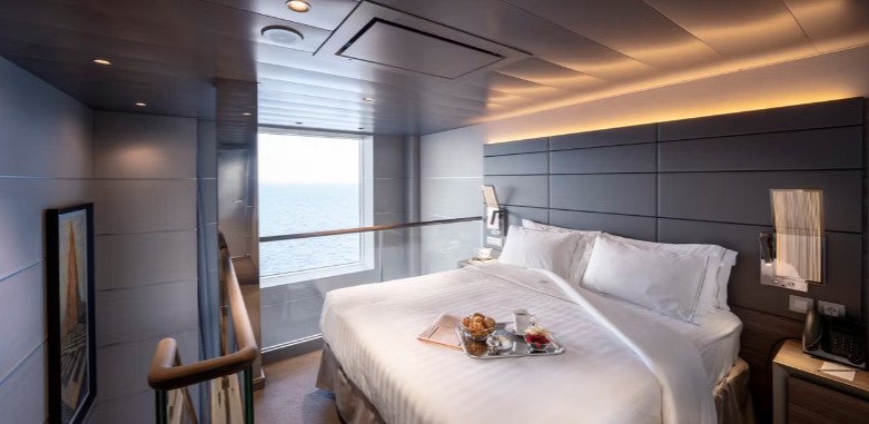Yacht Club Duplex Suite